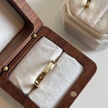 Load image into Gallery viewer, Strand Ring