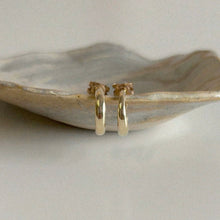 Load image into Gallery viewer, Flo Hoop Earrings