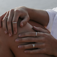 Load image into Gallery viewer, Silver Flo ring