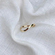Load image into Gallery viewer, 9ct gold Ripple ring