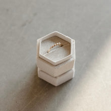 Load image into Gallery viewer, Five Ocean Diamond Ring