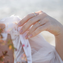 Load image into Gallery viewer, Champagne Flo 0.50ct