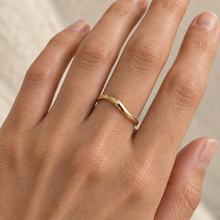 Load image into Gallery viewer, Fine Flo Ring