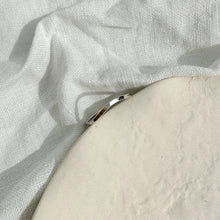 Load image into Gallery viewer, Fine wave band