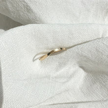 Load image into Gallery viewer, Fine wave band