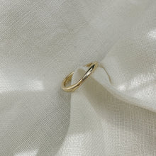 Load image into Gallery viewer, 9ct gold Flo ring
