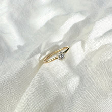 Load image into Gallery viewer, Salt &amp; pepper diamond solitaire
