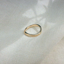 Load image into Gallery viewer, 9ct gold Flo ring
