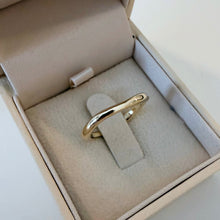 Load image into Gallery viewer, Fine Flo Ring
