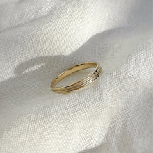 Load image into Gallery viewer, 9ct gold Lines ring
