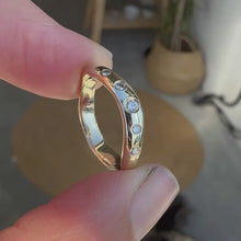 Load and play video in Gallery viewer, Ocean Diamond Scatter Band
