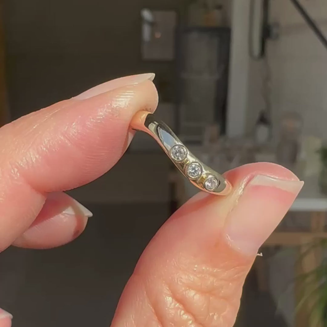 Three-Stone Wave Band